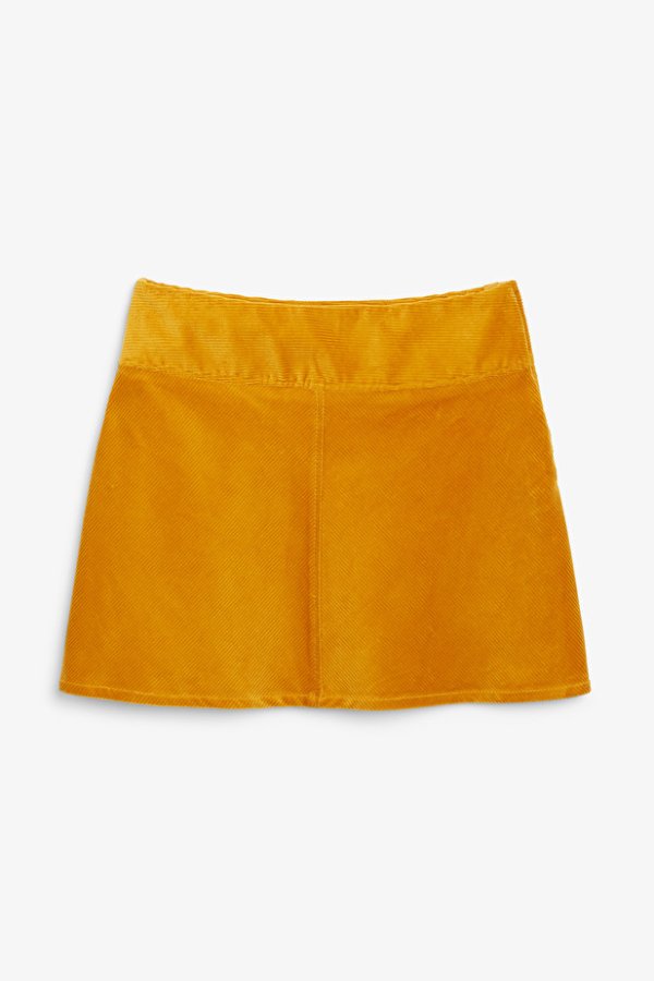 姜黄色短裤