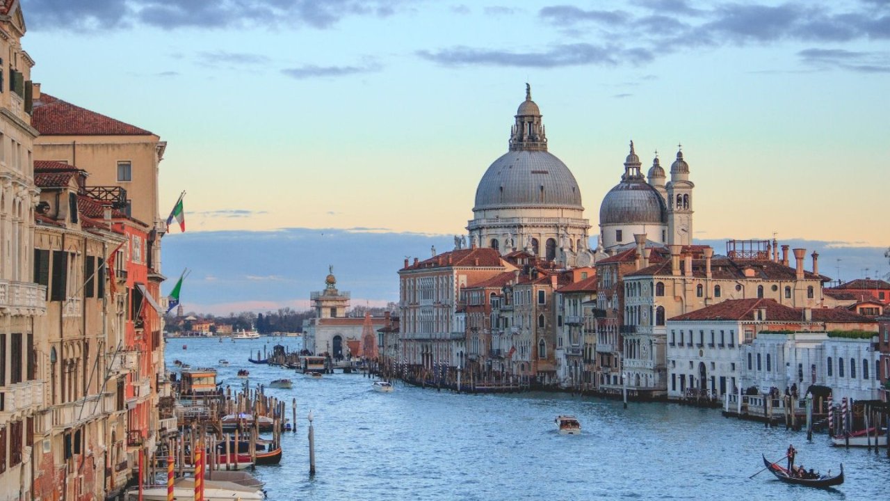 威尼斯旅游攻略 - 景点、交通、特色、住宿、彩虹岛....
