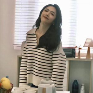 arket蔡文静同款！Clean Fit拉满！条纹翻领毛衣