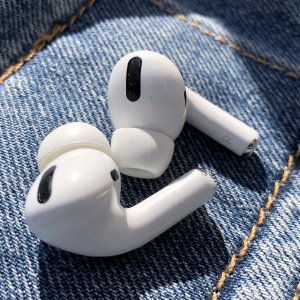 Apple Airpods Pro $318,Airpods 2仅$210