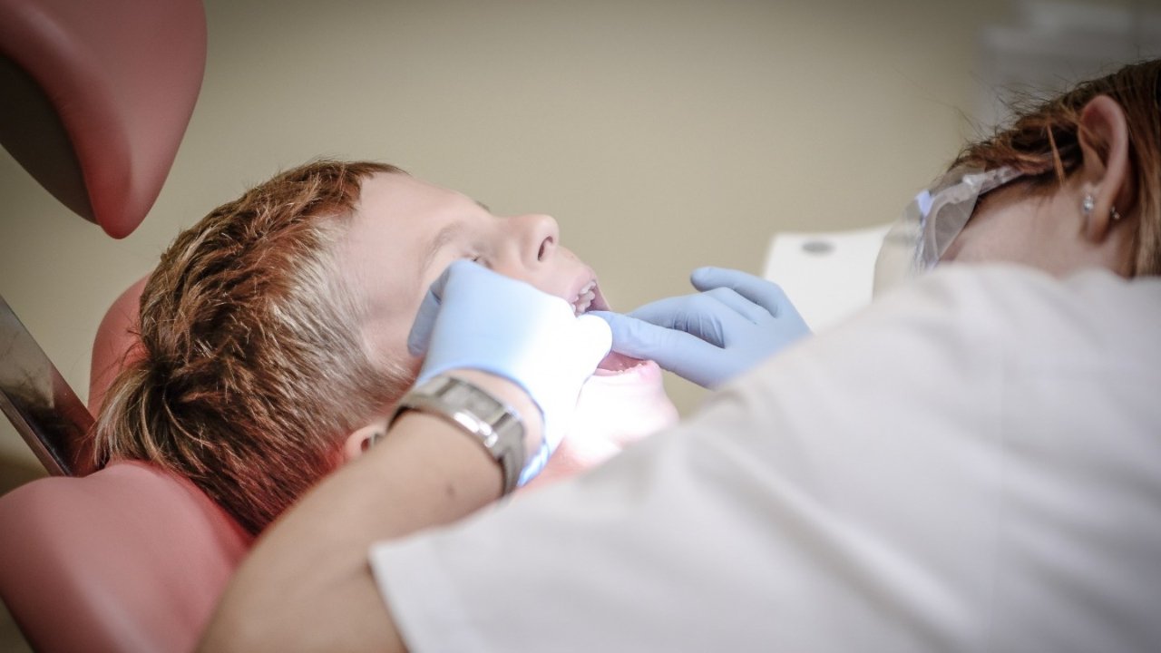 加拿大儿童牙齿矫正福利 | Smiles 4 Canada福利包括哪些牙齿检查和矫正，如何申请，福利金计算，看这一篇全知道！