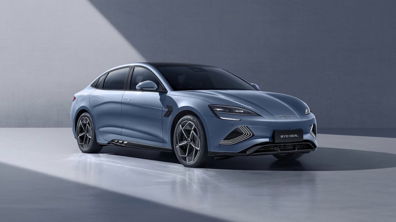 比亚迪BYD在澳推出混动新车型-外观酷似Tesla，内饰高级！售价不到$50,000！