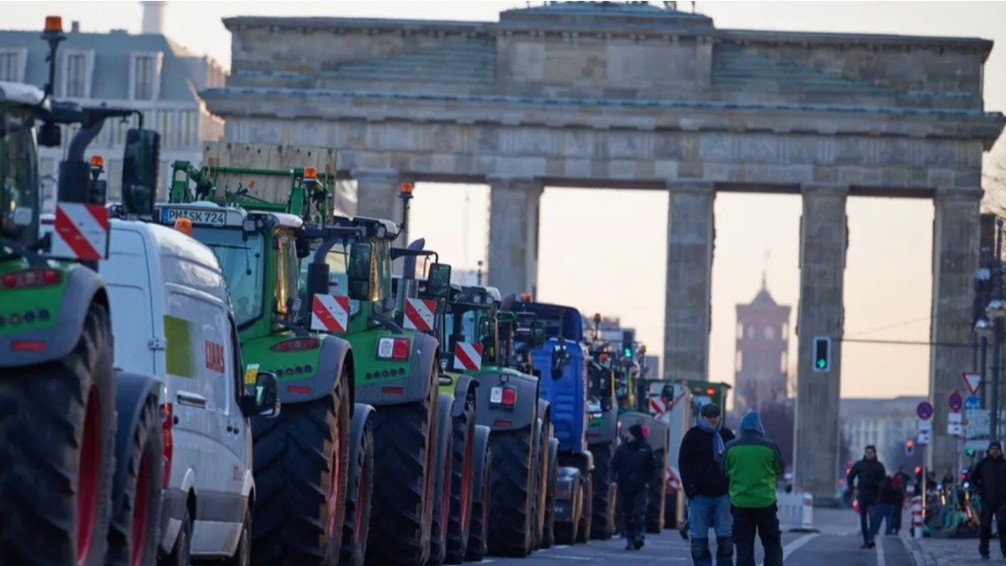 紧急！全德农民抗议，封锁交通！勃兰登堡已无法进入！