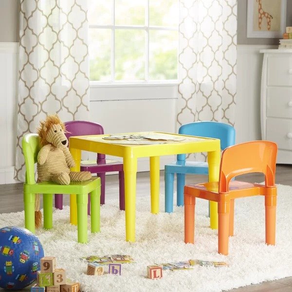 儿童游戏桌+4个椅子