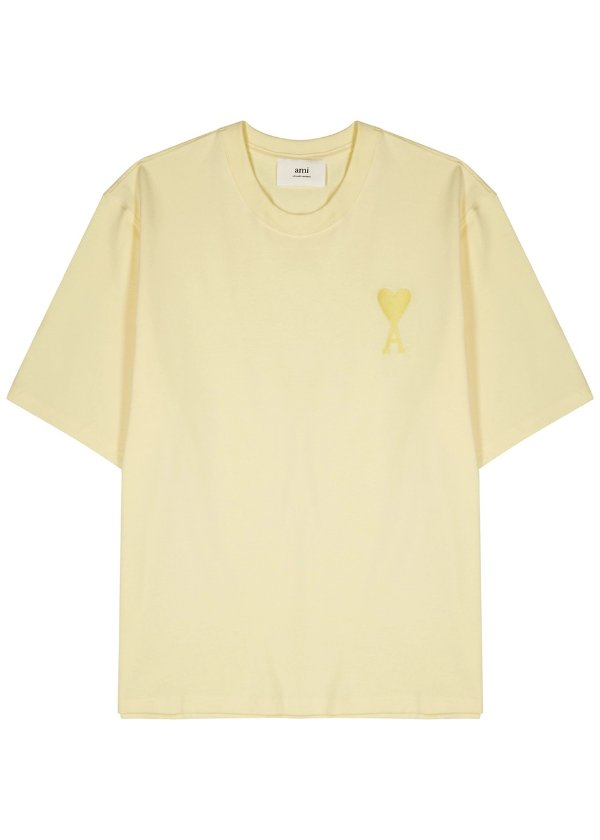 淡黄色T恤