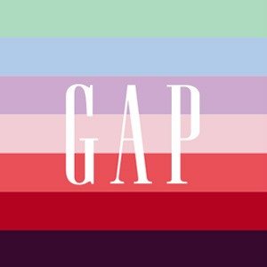 Gap 青春美少女 心动来电穿搭  Logo背心$8 迪士尼T恤$12