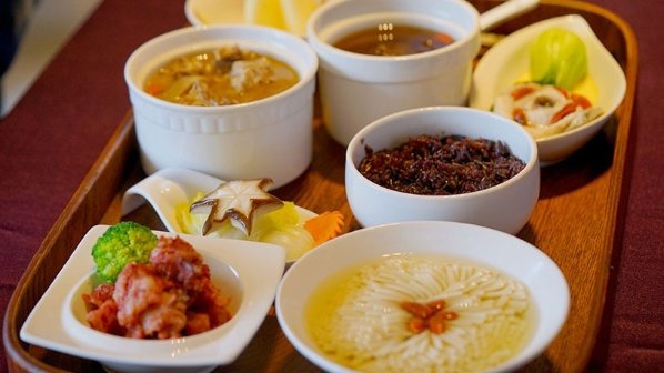 产妇科学月子餐大全| 一篇文章告诉你月子里吃什么,食材哪里买?
