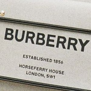Burberry 高级英伦风热卖 TB logo、新款小鹿都参加