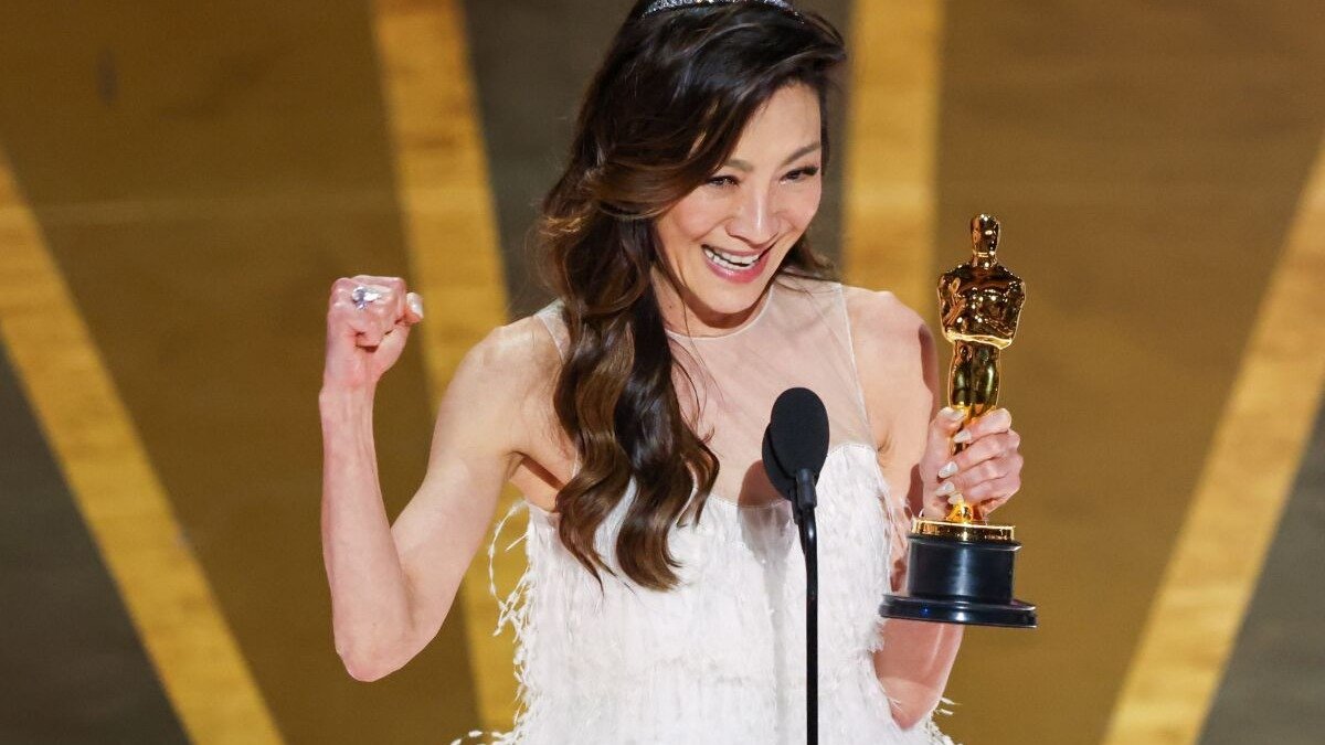 创造历史！杨紫琼获得第95届奥斯卡最佳女主角！