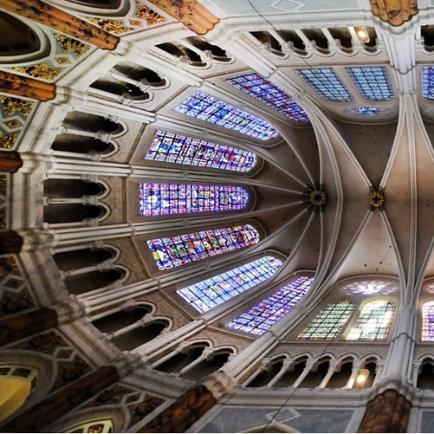 和巴黎圣母院擦肩的我 不想再错过盘点欧洲7大哥特式教堂 欣赏古西方的建筑美学