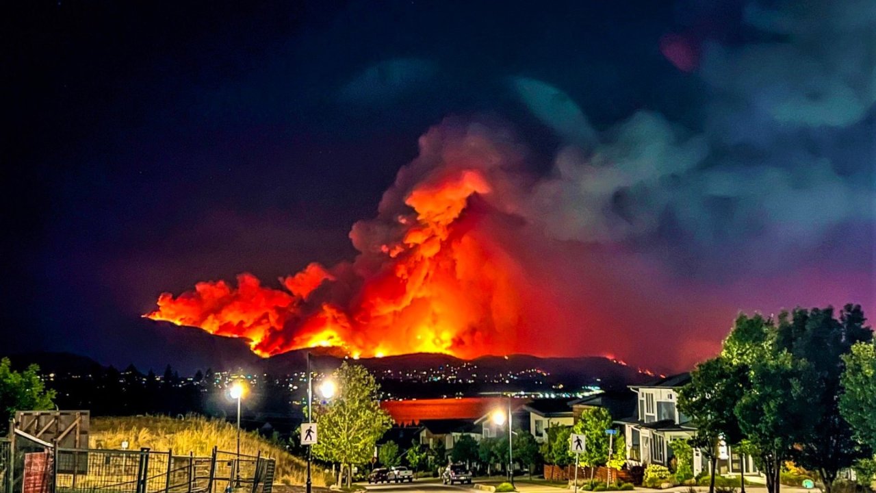 史上最严重的山火季：加拿大山火加速恶化无力控制！B.C.省宣布正式进入紧急状态！