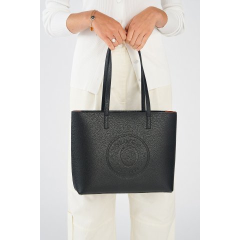 Klara Medium Tote Black Klara Tote 499.00