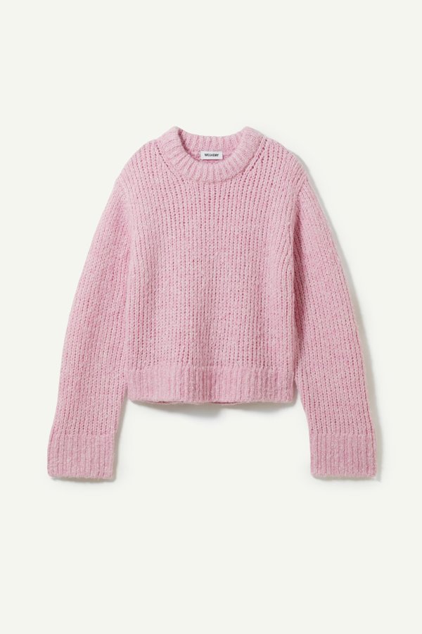 粉色针织衫