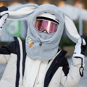 毛绒兔兔滑雪帽