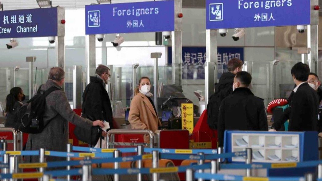 【官宣】中国颁布区域入境免签政策，澳洲在内！新版外国人永居身份证发行！