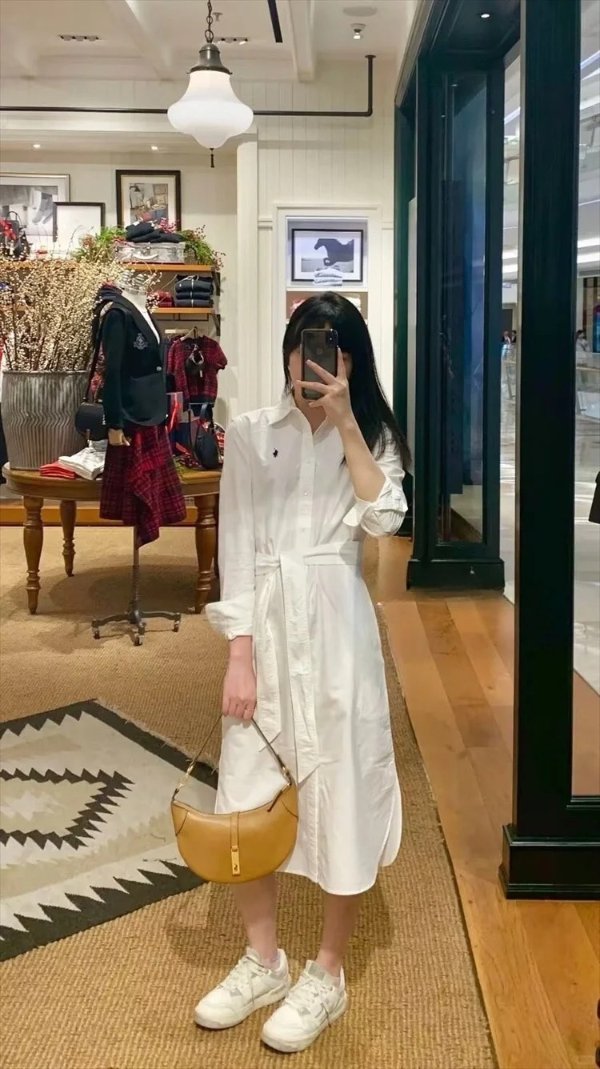 白色衬衫裙