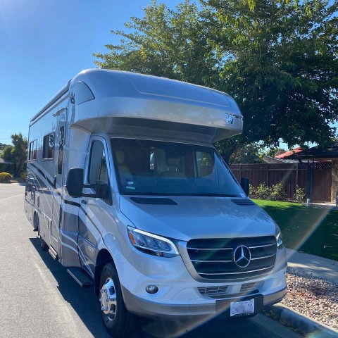 加州 Newark 2022 Winnebago 房车
