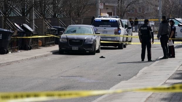 震惊！多伦多市中心一男子向3名亲属开枪，两人身亡！行凶动机至今成谜！