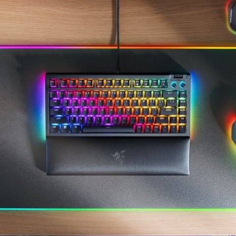 新品上市：Razer BlackWidow V4 75% 有线机械键盘支持热插拔$259.99