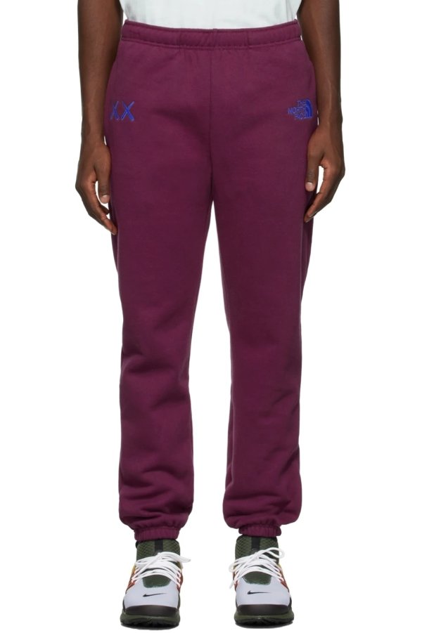 紫色 KAWS 联名徽标运动裤