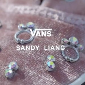 VANS X Sandy-liang 惊喜联名开售 包包卫衣粉丝绒帆布鞋