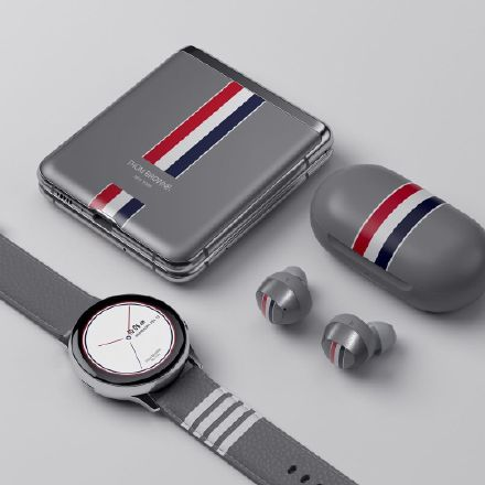 Thom Browne X 三星联名限量款折叠手机Galaxy Z Flip 万物皆可联名跨界