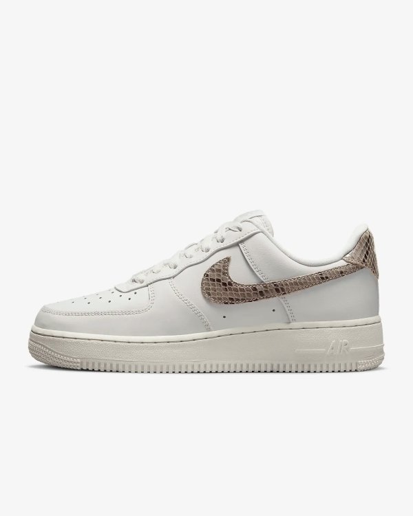 Air Force 1 小白鞋