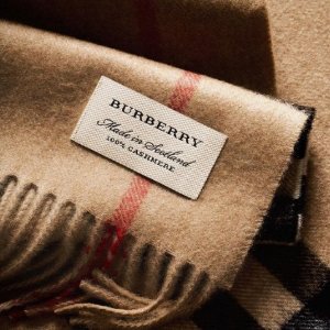 Burberry 英伦代表格纹羊绒围巾特卖