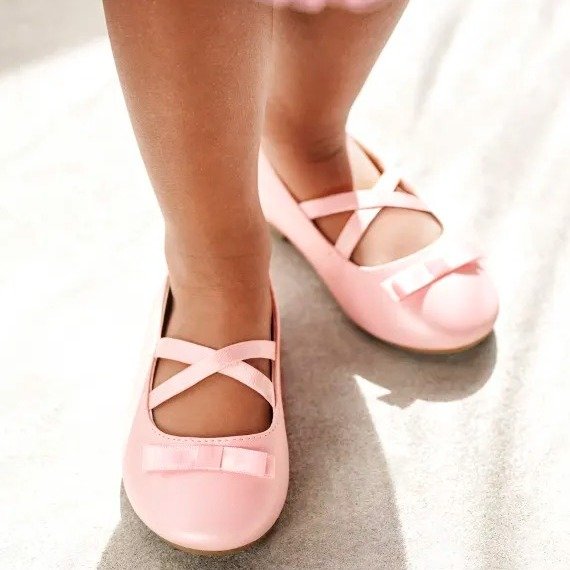 女童粉色蝴蝶结小皮鞋