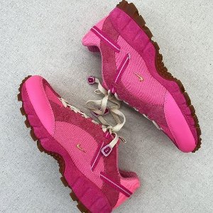Jacquemus X Nike 第二弹联名来袭 超正 芭比粉球鞋