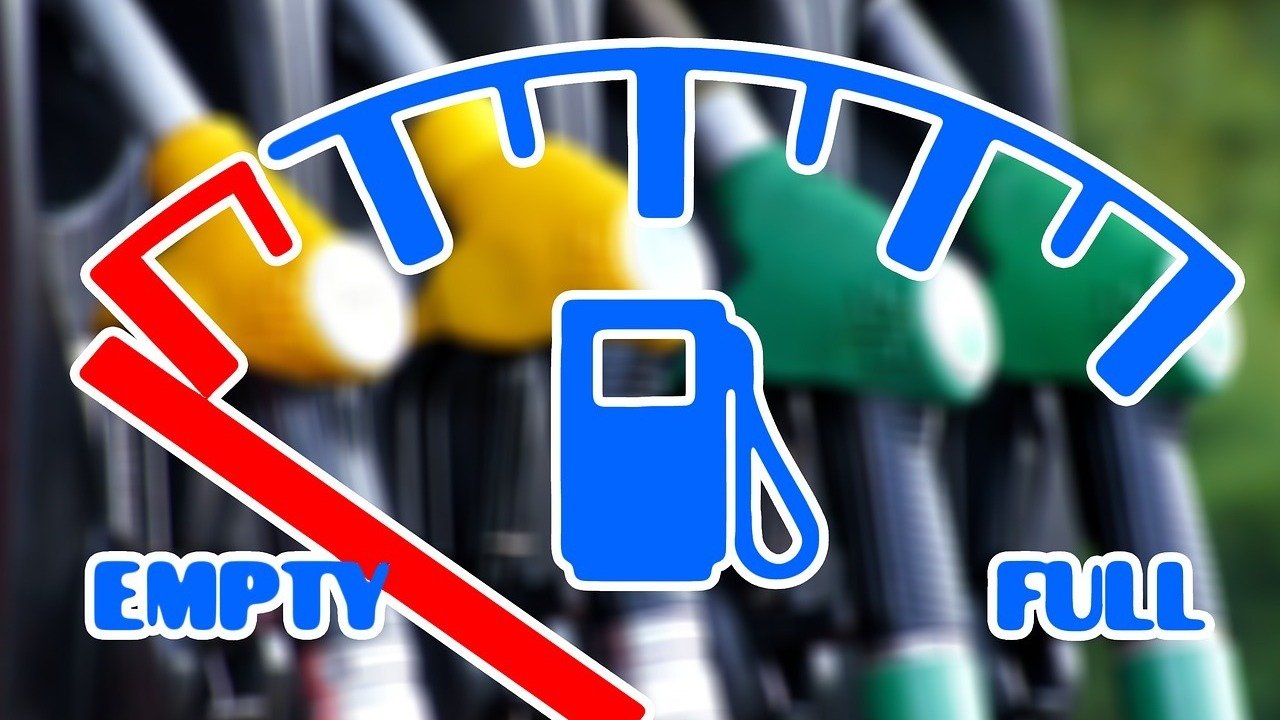 好消息！安省将每升汽油5.7￠的减税政策再延长一年，平均每个家庭将节省195加元！
