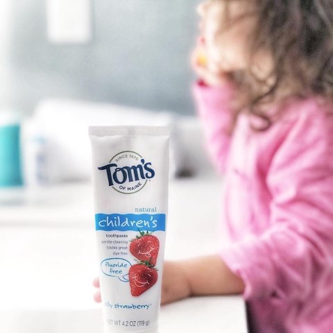 $4.72 收无氟款 粉丝推荐Tom's of Maine 热卖草莓儿童牙膏 天然香味 开心刷牙牙