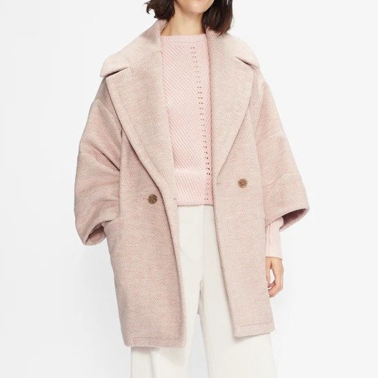 粉色茧形大衣