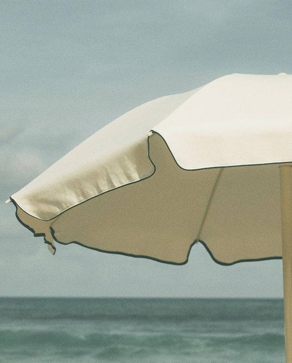 沙滩遮阳伞
