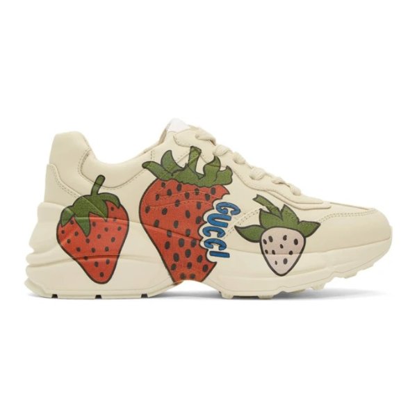 草莓运动鞋