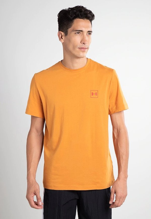 男士橘色T恤