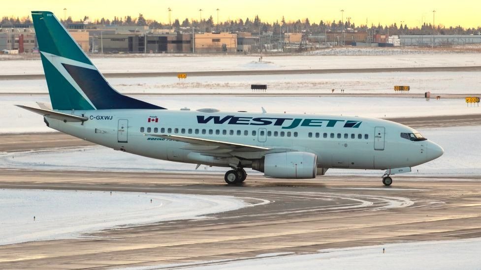 温哥华旅客暴雪被困机场11小时！WestJet机票可退款，多伦多往返机票却爆飙至$9,284！