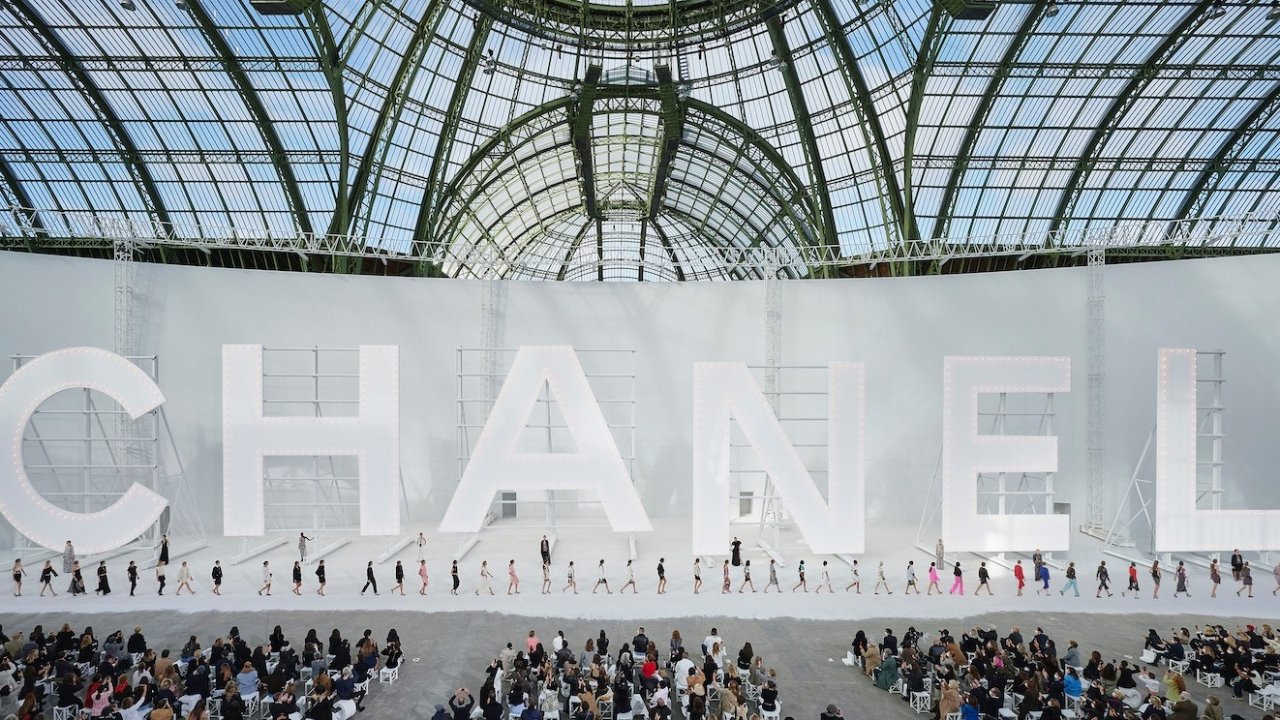 Chanel香奈儿新品推荐2021 | 香奈儿最新款成衣/包包手袋/首饰全盘点！