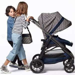 新品上市：Dior 首款老花婴儿车 时髦宝宝赢在起跑线 许多地区已售罄
