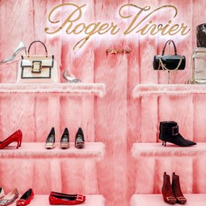近期好价：Roger Vivier 时髦优雅气质方扣鞋专场 pick明星同款