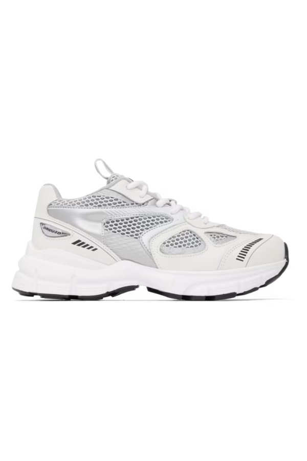 白色灰色款运动鞋