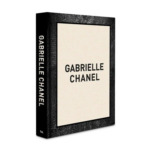 V&A Gabrielle Chanel 书