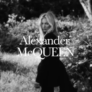 Alexander McQueen 私促专场 收经典小白鞋、骷髅围巾等