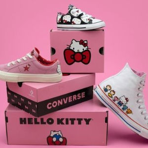 Converse x Hello Kitty 合作款帆布鞋