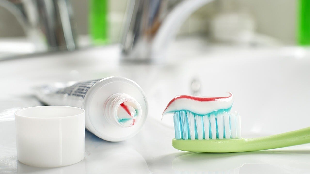 德国牙膏怎么选？美白、牙龈红肿、牙周炎，都该用哪一款牙膏？哪一款牙膏性价比高？
