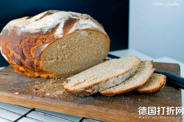 Mischbrot-mit-Roggen-und-Vollkornweizen-4.jpg