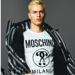 Moschino 2020早春复古系列上市 个性拉链超酷男装开卖