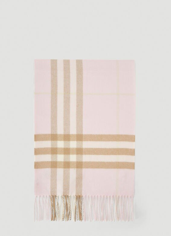 粉色格纹围巾