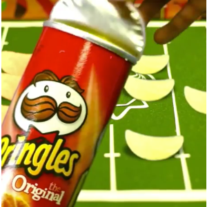 Pringles 品客薯片热卖 追剧好搭档