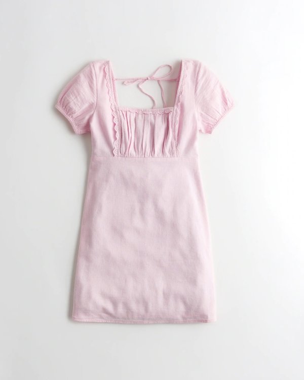 方领粉色连衣裙